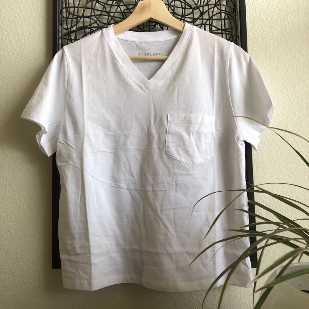 Everlane V neck new with tags size small